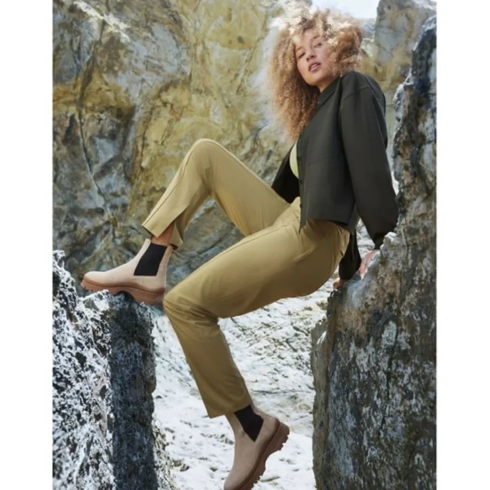 Athleta cropped Tech Top - Picture 5 of 8